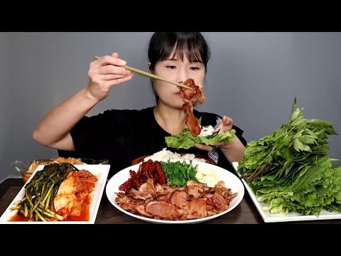 Видео: Горячее мясо утки, кимчи и сым мукбанг ASMR