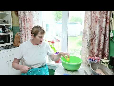 Видео: Топим печь летом, пионы цветут.