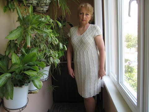 Видео: Очень!!!! практичное, эффектное летнее платье с легким узором, knitting for different women