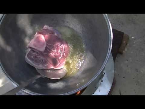 Видео: Плов на троих в казане