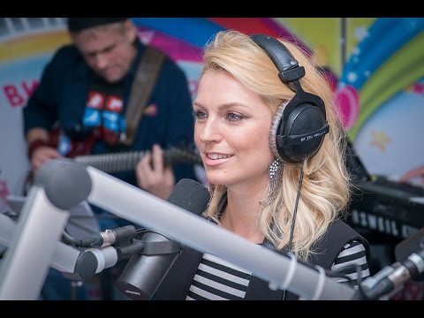 Видео: Фабрика - Зажигают Огоньки (LIVE @ Авторадио)