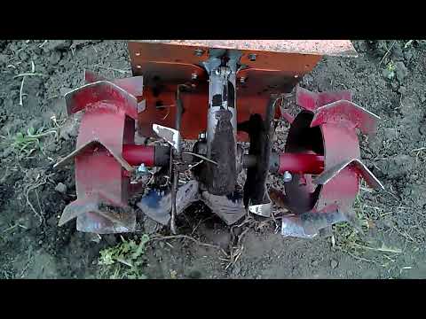 Видео: мототяпка Вжик нарезка борозд ( удачная) на колесах