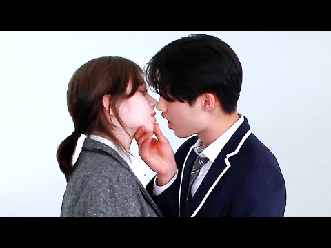 Видео: Первое свидание вслепую, на котором ты целуешь симпатичную иностранную старшеклассницу