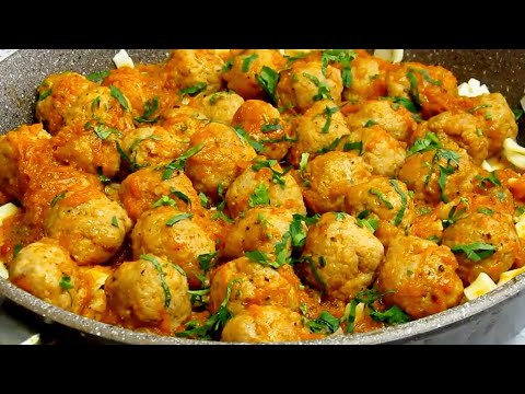 Видео: Они побили все рекорды на моей кухне! ВКУСНО, нет слов! Шведские Фрикадельки с ДОМАШНЕЙ  лапшой!