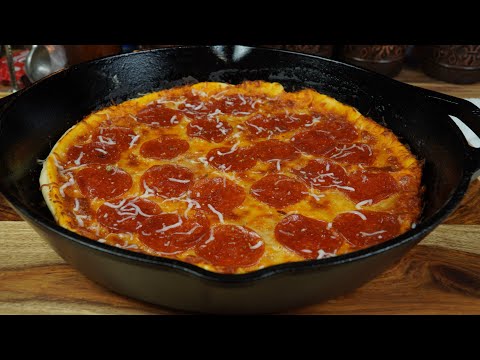 Видео: Пицца легко готовится на чугунной сковороде