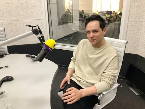 Видео: Александр Асташёнок о взаимоотношениях с Игорем Матвиенко, кинокарьере и отношениях в семье