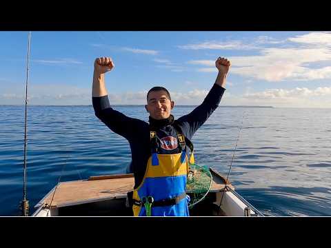 Видео: Я поймал ЛУЧШУЮ рыбу СЕЗОНА!!! Морская рыбалка в Великобритании | The Fish Locker