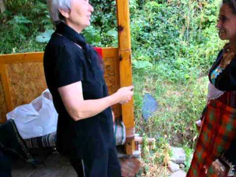 Видео: село Орехово, обличане в родопска носия, първа част