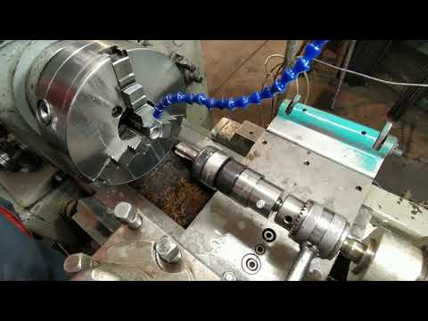 Видео: Как массово РЕЗАТЬ резьбы. Резьбонарезной патрон с трещоткой.