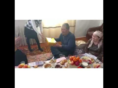 Видео: Әкесіне көлік сыйлады