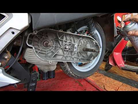 Видео: Malaguti Spidermax 500 (Piaggio Master) в сервиза. Влог #5 - SCOOTER HOUSE