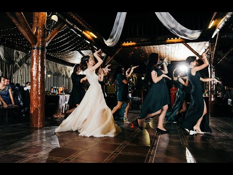 Видео: СЮРПРИЗ ЖЕНИХУ! танец невесты с подружками  на свадьбе! Bridesmaids dance!