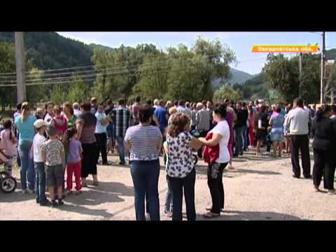 Видео: Три часа до больницы — закарпатские села отрезаны от цивилизации