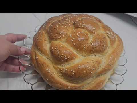 Видео: Круглая хала, круглый хлеб, вкусная выпечка - пошаговый рецепт. חלה עגולה