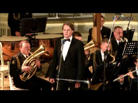 Видео: Иван Ожогин - Поклонимся великим тем годам