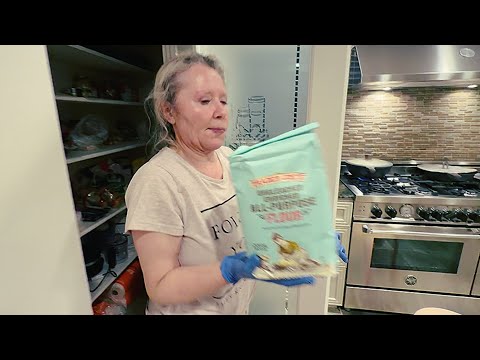 Видео: Пирожки с мясом -Пипонька месит тесто   #cooking 