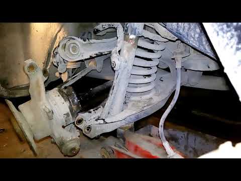 Видео: Мерседес E300 замена ступичного подшипника и гранаты часть 2