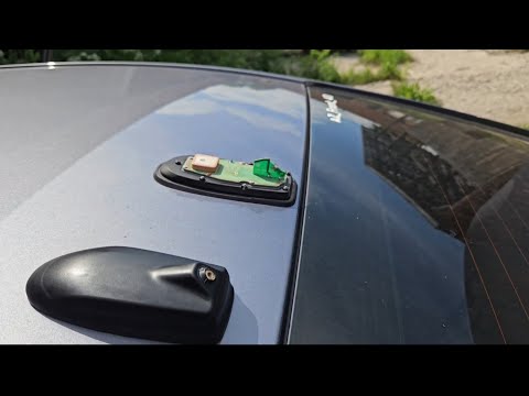 Видео: Как снять или заменить антенну (плавник) на Hyundai Solaris II 2017 г.