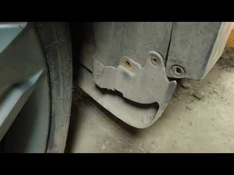 Видео: Рено Логан степвей STEPWAY  снимаем декоративный  пластик с порогов