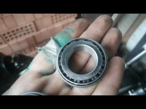 Видео: Конические подшипники в вилку мопеда