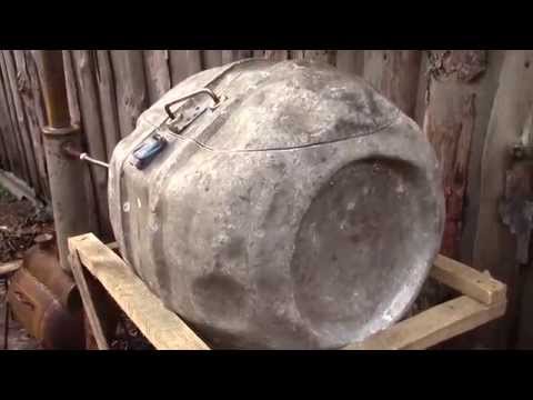 Видео: Самодельная паровая воскотопка