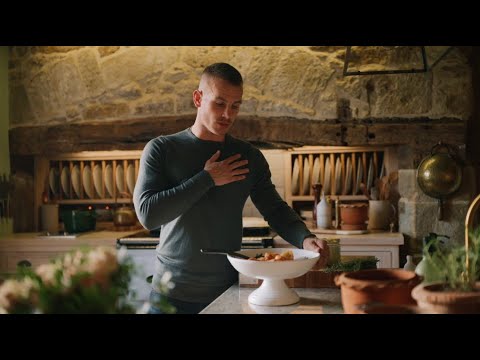 Видео: Как приготовить ИДЕАЛЬНУЮ жареную картошку — Charlie Irons Easy Roasties