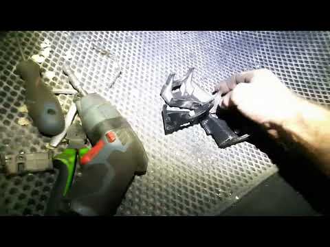 Видео: установка ремонтного кронштейна актуаторов печки нексия, на авто.