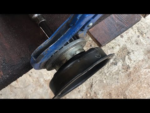 Видео: Touareg R5 2.5TDI замена муфты кондиционера