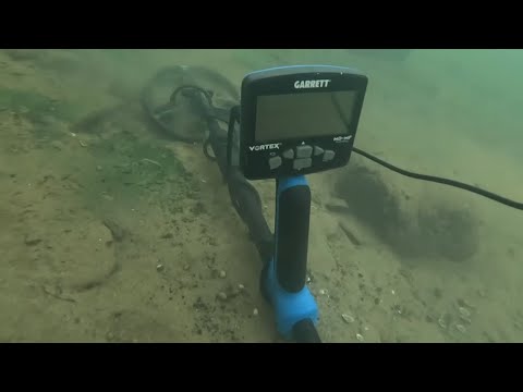 Видео: SCUBA: Металлоискатель, река - Монеты, Реликвии, Бутылки, Сом, Карп