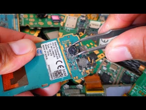 Видео: 📸📱 Найден золотой провод в датчике изображения старого телефона — спрятанное сокровище обнаружено!