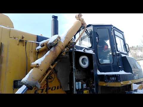Видео: Shantui SD-32 Китайский монстрик