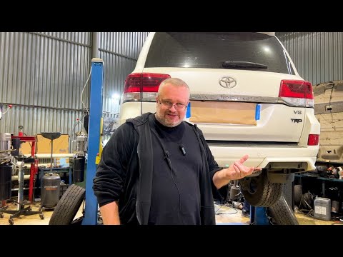 Видео: Toyota Land Cruiser 200 - Как мужик попал на 600к и обрадовался, что не на полтора:)