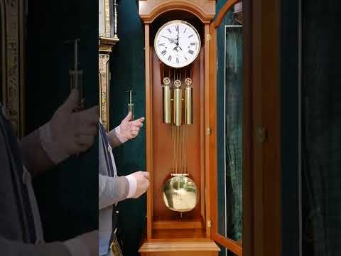 Видео: НАПОЛЬНЫЕ МЕХАНИЧЕСКИЕ  ЧАСЫ K.MOZER.  РЕГУЛИРОВКА КОЛИЧЕСТВА  УДАРОВ БОЯ ЧАСОВ ПОЛОЖЕНИЮ СТРЕЛОК