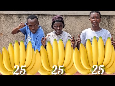 Видео: ЧЕЛЛЕНДЖ по поеданию БАНАНОВ. Съешь 25 бананов за 5 минут. Кто победит? Папа Максим и Саки.