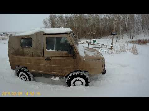 Видео: ЛуАЗ по снегу на тракторах