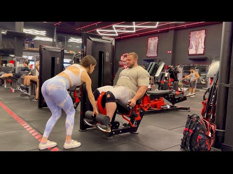 Видео: Самый большой спортзал в латинской Америке  . Тренировка ног