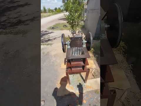Видео: Щековая дробилка