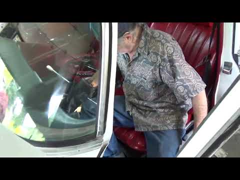 Видео: Снятие комбинации приборов Mercedes-Benz W111/112