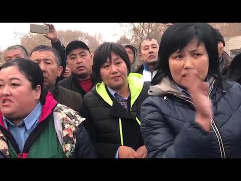 Видео: Автобусы не вышли на маршруты: водители бастуют