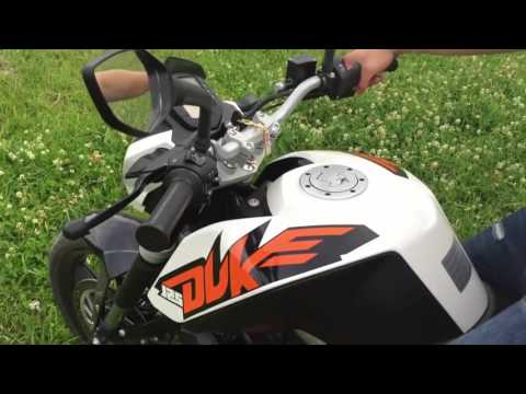 Видео: Обзор на KTM Duke 125 кубов