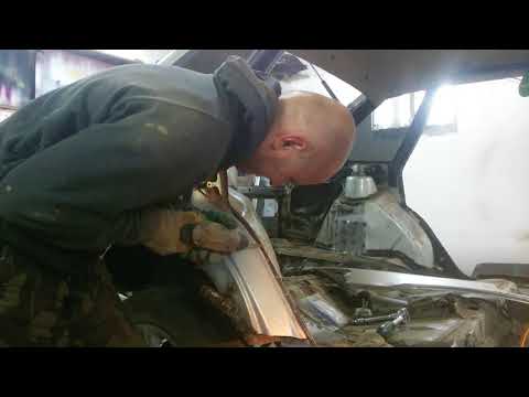 Видео: Восстановление 2109. Часть 3. замена правого порога и задей арки.