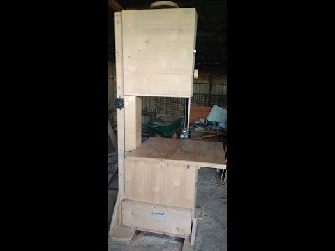 Видео: Ленточная пила из фанеры