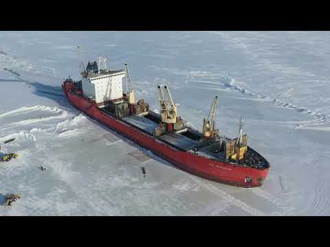 Видео: Северный морской путь. Выгрузка судна на припай в  Енисейскои заливе Карского моря.