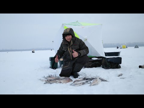 Видео: Зимняя Рыбалка с НОЧЕВКОЙ и КОМФОРТОМ в палатке! Ловля ЛЕЩА зимой на Белом озере