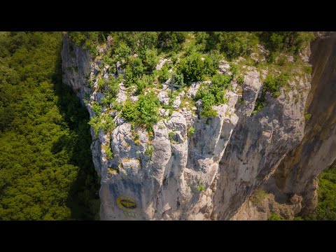 Видео: Скалите над Дряновски манастир - дълга версия/The rocks above Dryanovo Monastery - long version