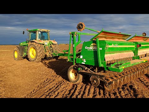Видео: LIVE: Посадка озимой пшеницы с помощью John Deere 8410 и сеялки Great Plains