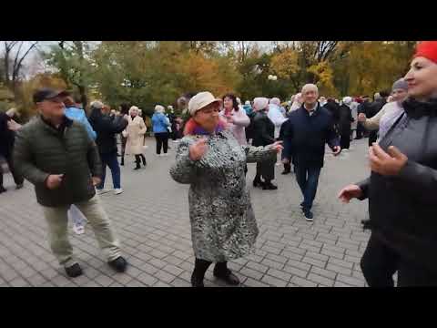 Видео: 18.10.2025.💃🕺Казахский хит.В Гомельском парке.