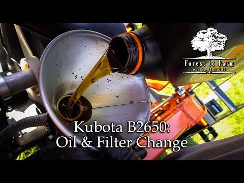 Видео: Замена масла Kubota B2650