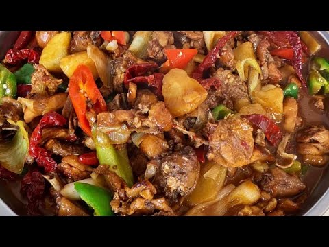 Видео: Жарена курица с картошкой  大盘鸡   Китайская кухня  中国美食