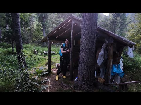 Видео: Лесной дух ходит возле избы! Одиночный женский поход на водопад Чарующий. 2 ч. 